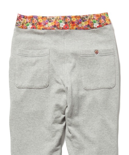 rehacer(レアセル)の「Flower Sweat Cord Pants(その他パンツ・メンズ・ライトグレー/ネイビー・LARGE/SMALL/MEDIUM)」の5枚目の写真