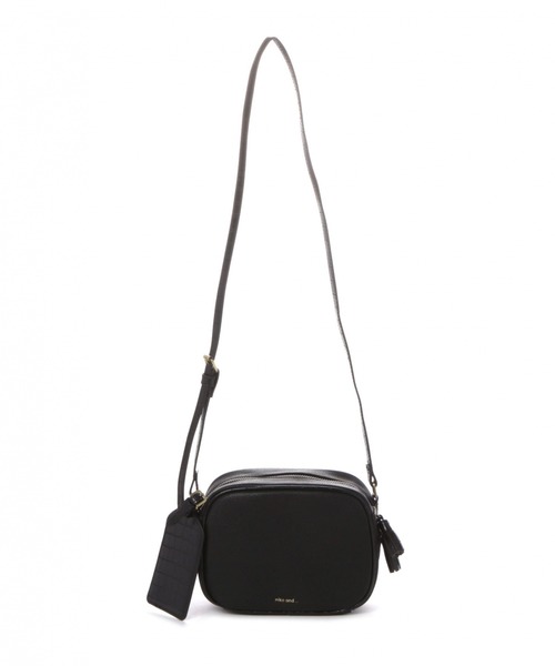 niko and...（ニコアンド）の「オリジナルミニタッセルスクエアバッグ（ショルダーバッグ・レディース・アイボリー/オレンジ/ブラック/ブルー・0）」の2枚目の写真