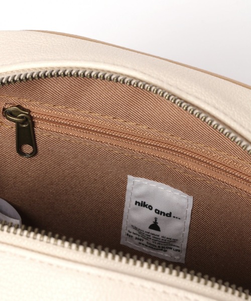 niko and...（ニコアンド）の「オリジナルミニタッセルスクエアバッグ（ショルダーバッグ・レディース・アイボリー/オレンジ/ブラック/ブルー・0）」の20枚目の写真