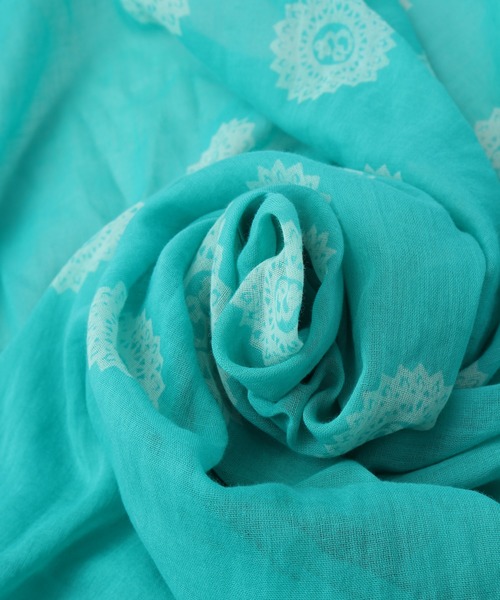 チャイハネ（チャイハネ）の「【チャイハネ】オームプリントガーゼストール（ストール/ショール・レディース・ホワイト/ブラック/ターコイズブルー/グリーン/パープル・FREE）」の9枚目の写真