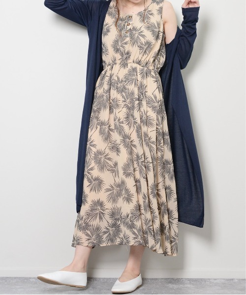 shopnikoniko(ショップニコニコ)の「ノースリーブ ロングワンピース ヤシ柄 ボタニカル(ワンピース・レディース・ベージュ/ブラック/オフホワイト・フリー)」の12枚目の写真