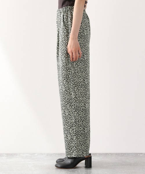 LOWRYS FARM（ローリーズファーム）の「サテンイージーパンツ　894666（その他パンツ・レディース・オレンジ/グリーン/アイボリー/ブラック系その他/チャコールグレー・FREE）」の6枚目の写真