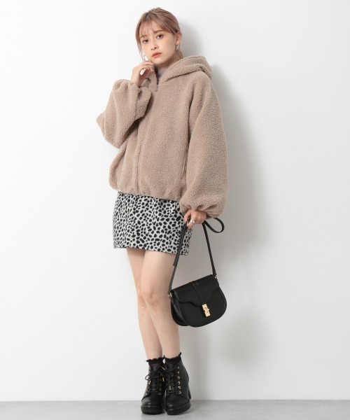 Heather(ヘザー)の「ボアZIPパーカー 925812(パーカー・レディース・ホワイト/ベージュ/ブラウン・FREE)」の6枚目の写真