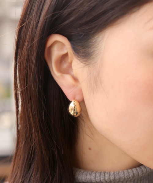 florist（フローリスト）の「【5種展開】トレンドシンプルゴールドピアス（ピアス（両耳用）・レディース・ゴールド系その他2/ゴールド系その他3/ゴールド系その他4/ゴールド系その他5/ゴールド系その他6・FREE）」の4枚目の写真