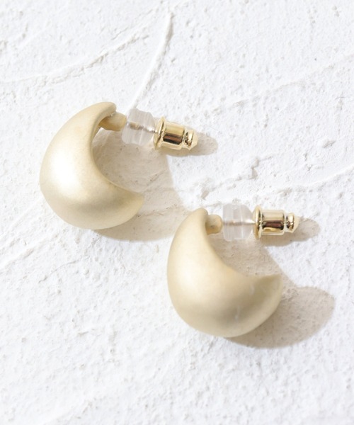 florist（フローリスト）の「【5種展開】トレンドシンプルゴールドピアス（ピアス（両耳用）・レディース・ゴールド系その他2/ゴールド系その他3/ゴールド系その他4/ゴールド系その他5/ゴールド系その他6・FREE）」の5枚目の写真