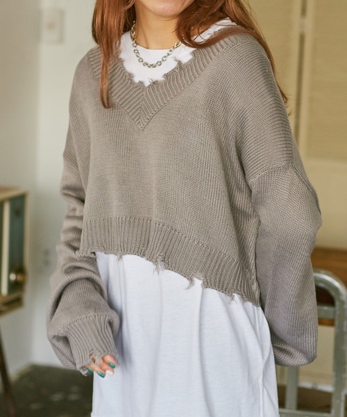 WEGO（ウィゴー）の「WEGO/ダメージVネックニットセットロンT（ニット/セーター・レディース・ブラック/オレンジ/グリーン/杢グレー/ベージュ・FREE）」の2枚目の写真