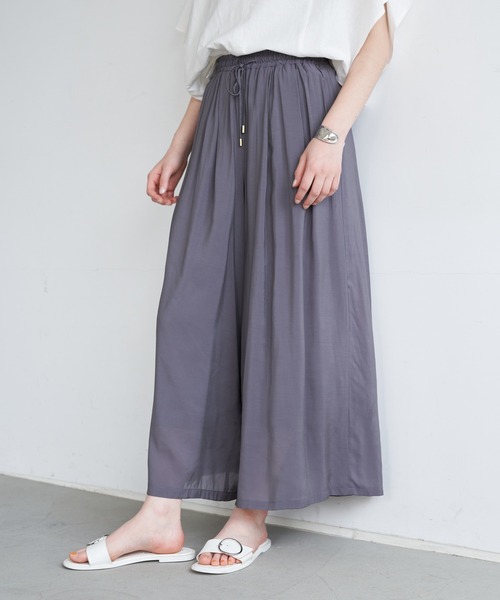 YECCA VECCA(イェッカヴェッカ)の「シルキーギャザーワイドパンツ *(その他パンツ・レディース・チャコールグレー/オレンジ/ネイビー/ブルー系その他7・FREE)」の1枚目の写真