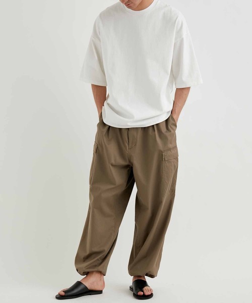 ADAM ET ROPE'（アダムエロペ）の「【USAコットン】ヘビーウェイト ビッグシルエット Tシャツ/ドロップショルダー（Tシャツ/カットソー・メンズ・ホワイト/ブラック/ベージュ・M/L）」の14枚目の写真