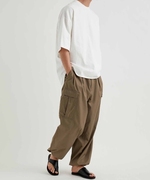 ADAM ET ROPE'（アダムエロペ）の「【USAコットン】ヘビーウェイト ビッグシルエット Tシャツ/ドロップショルダー（Tシャツ/カットソー・メンズ・ホワイト/ブラック/ベージュ・M/L）」の15枚目の写真