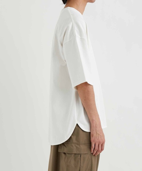 ADAM ET ROPE'（アダムエロペ）の「【USAコットン】ヘビーウェイト ビッグシルエット Tシャツ/ドロップショルダー（Tシャツ/カットソー・メンズ・ホワイト/ブラック/ベージュ・M/L）」の19枚目の写真