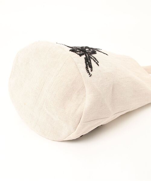 BEARDSLEY（ビアズリー）の「《KHADI&CO》トートバッグ（トートバッグ・レディース・アイボリー・FREE）」の2枚目の写真