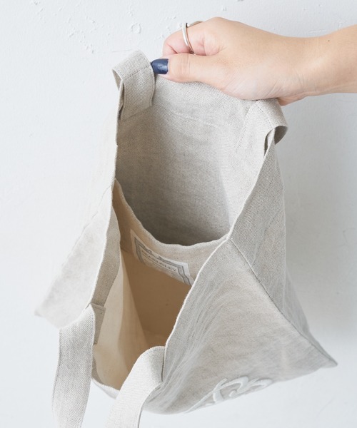 BEARDSLEY(ビアズリー)の「イニシャル刺繍リネンバッグ(トートバッグ・レディース・ベージュ/ブラック・FREE)」の11枚目の写真