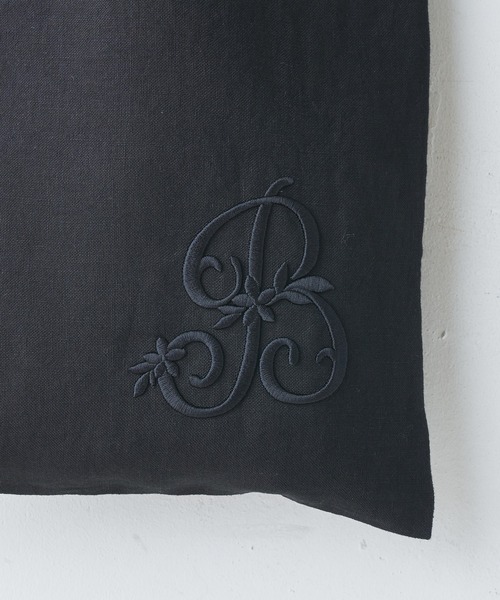 BEARDSLEY(ビアズリー)の「イニシャル刺繍リネンバッグ(トートバッグ・レディース・ベージュ/ブラック・FREE)」の16枚目の写真