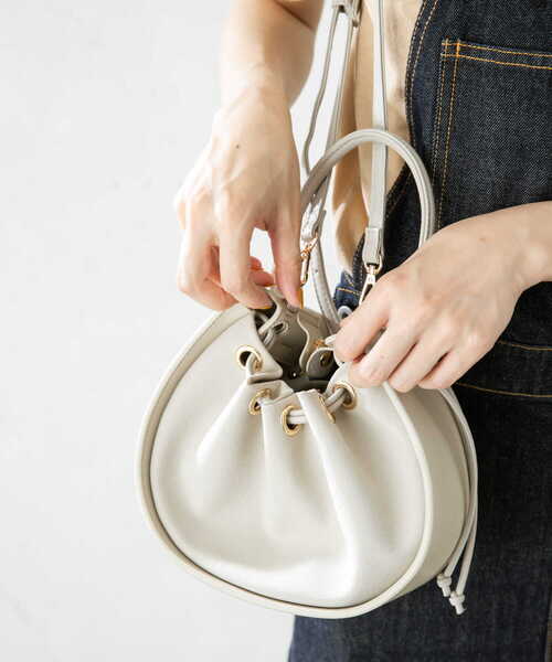 URBAN RESEARCH Sonny Label（アーバンリサーチサニーレーベル）の「フェイクスェードワンショルダーバッグ（ショルダーバッグ・レディース・オフホワイト/ピンク/キャメル・ONE）」の14枚目の写真