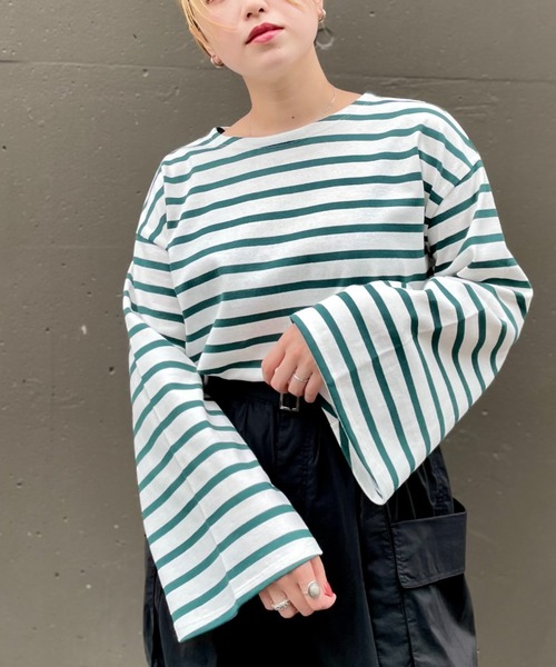 CIAOPANIC（チャオパニック）の「フレアスリーブボーダービッグTシャツ（Tシャツ/カットソー・レディース・ネイビー/ブラウン/ブルー/グリーン・FREE）」の3枚目の写真