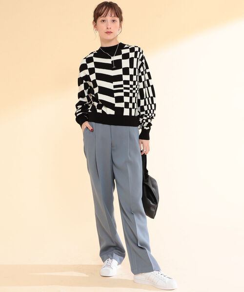 Ray BEAMS（レイビームス）の「Ray BEAMS / カルゼ 1タック テーパード パンツ（その他パンツ・レディース・オフホワイト/ライトブルー/ダークブラウン・1/0）」の6枚目の写真