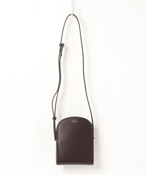 A.P.C.(アーペーセー)の「NECK POUCH DEMI-LUNE 21A(ポーチ・メンズ・ブラック/ブラウン系その他・ONESIZE)」の7枚目の写真