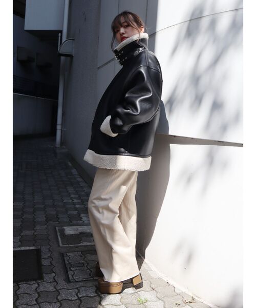 EVRIS（エヴリス）の「オーバーサイズボアブルゾン（ブルゾン・レディース・グリーン/ブラック/アイボリー/ブラウン・FREE）」の6枚目の写真