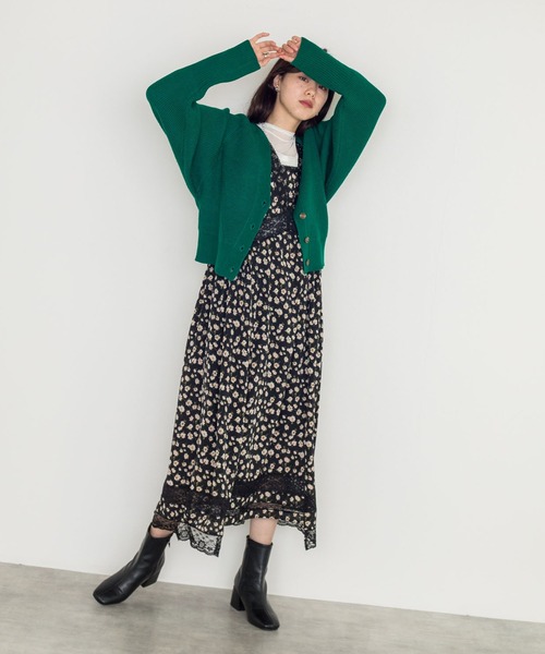 w closet(ダブルクローゼット)の「レース切替小花柄ワンピース(ワンピース・レディース・ブラック/ラベンダー・FREE)」の5枚目の写真