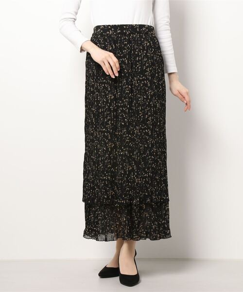 mysty woman（ミスティウーマン）の「ティアードプリーツスカート 235190（スカート・レディース・オフホワイト/ベージュ系その他/ブラック/グレイッシュブルー・FREE）」の3枚目の写真