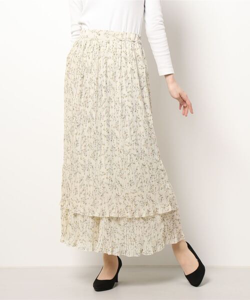 mysty woman（ミスティウーマン）の「ティアードプリーツスカート 235190（スカート・レディース・オフホワイト/ベージュ系その他/ブラック/グレイッシュブルー・FREE）」の7枚目の写真