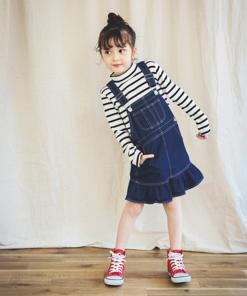 BRANSHES（ブランシェス）の「裾フリルデニムジャンパースカート（ジャンパースカート・キッズ・ブルー/ネイビー・120cm/90cm/130cm/100cm/110cm）」の2枚目の写真