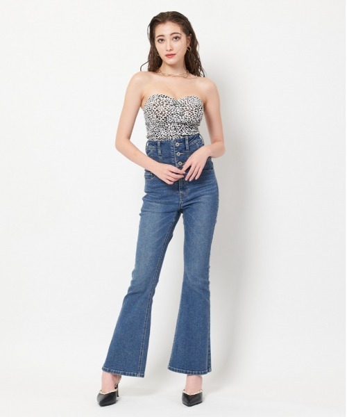 SPIRALGIRL（スパイラルガール）の「ハイウエストハイパーフレアデニム（デニムパンツ・レディース・ライトブルー/インディゴブルー・MEDIUM/SMALL）」の15枚目の写真