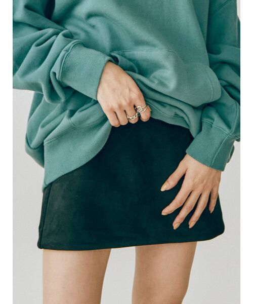 EVRIS（エヴリス）の「フェイクスウェードミニスカート（スカート・レディース・ブルー/ブラック・MEDIUM/SMALL）」の2枚目の写真