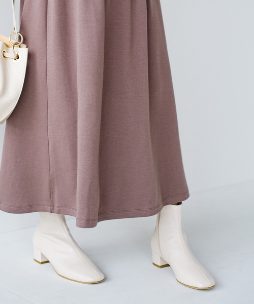 haco!（ハコ）の「ブーツは黒か茶色が無難って思っていたけど、実は白がおしゃれに見えて合わせやすい！歩きやすくてスタイルアップもしてくれるストレッチブーツby who made me（ブーツ・レディース・アイボリー・1/2/4/6/3/5）」の4枚目の写真