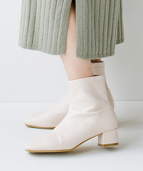 haco!（ハコ）の「ブーツは黒か茶色が無難って思っていたけど、実は白がおしゃれに見えて合わせやすい！歩きやすくてスタイルアップもしてくれるストレッチブーツby who made me（ブーツ・レディース・アイボリー・1/2/4/6/3/5）」の9枚目の写真