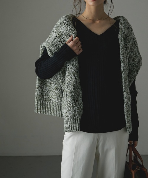 Fashion Letter(ファッションレター)の「Vネックリブニット(ニット/セーター・レディース・ダークグリーン/ブラック/杢グレー/バーガンディー/グレイッシュベージュ・M~L/4L~5L/LL~3L)」の9枚目の写真