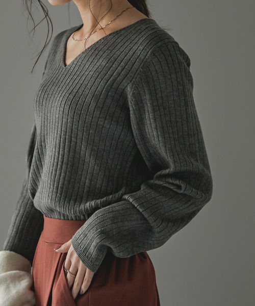 Fashion Letter(ファッションレター)の「Vネックリブニット(ニット/セーター・レディース・ダークグリーン/ブラック/杢グレー/バーガンディー/グレイッシュベージュ・M~L/4L~5L/LL~3L)」の22枚目の写真