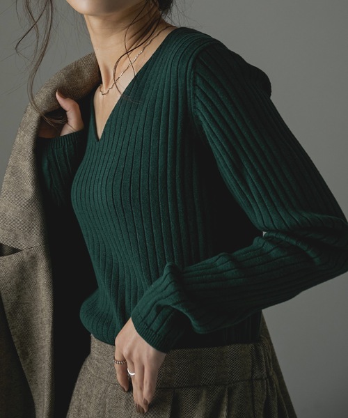 Fashion Letter(ファッションレター)の「Vネックリブニット(ニット/セーター・レディース・ダークグリーン/ブラック/杢グレー/バーガンディー/グレイッシュベージュ・M~L/4L~5L/LL~3L)」の21枚目の写真