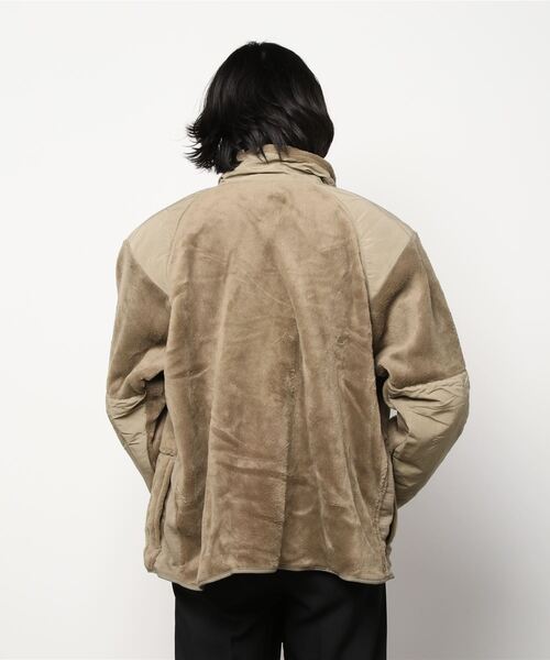 C.E.L.STORE(セルストア)の「U.S MILITARY /ユーエスミリタリー GENⅢ LEVEL3 FLEECE JACKET MADE BY DAKOTA OUTERWEAR(ミリタリージャケット・メンズ・タン・X-LARGE)」の3枚目の写真