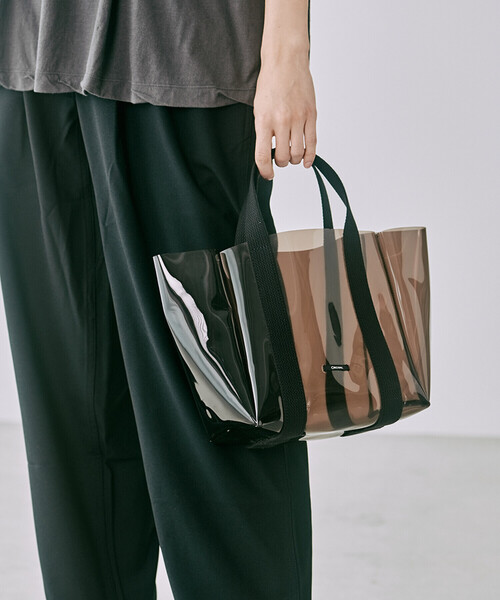 ORCIVAL(オーシバル)の「ORCIVAL | クリアトートバッグ WOMEN(トートバッグ・レディース・キャメル/ホワイト/ブラック・-)」の20枚目の写真