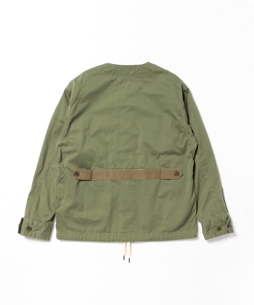 BEAMS（ビームス）の「○BEAMS / ノーカラー ファティーグ ジャケット（ミリタリージャケット・メンズ・オフホワイト/オリーブ・MEDIUM/LARGE/SMALL）」の18枚目の写真