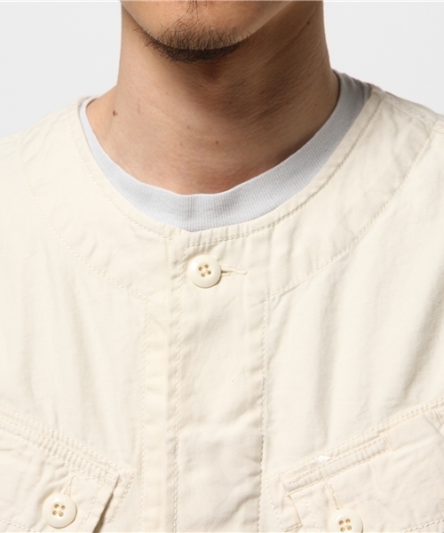 BEAMS（ビームス）の「○BEAMS / ノーカラー ファティーグ ジャケット（ミリタリージャケット・メンズ・オフホワイト/オリーブ・MEDIUM/LARGE/SMALL）」の14枚目の写真