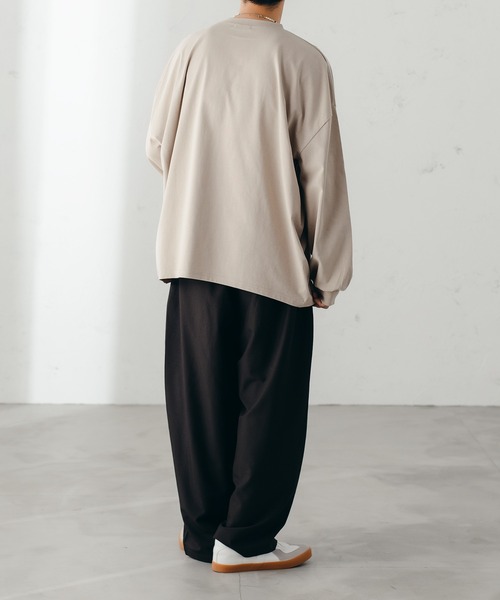 epnok(エプノック)の「タックコクーンロンT(Tシャツ/カットソー・メンズ・チャコールグレー/ナチュラル/グレイッシュベージュ/グレイッシュブルー・SMALL/MEDIUM/LARGE)」の8枚目の写真