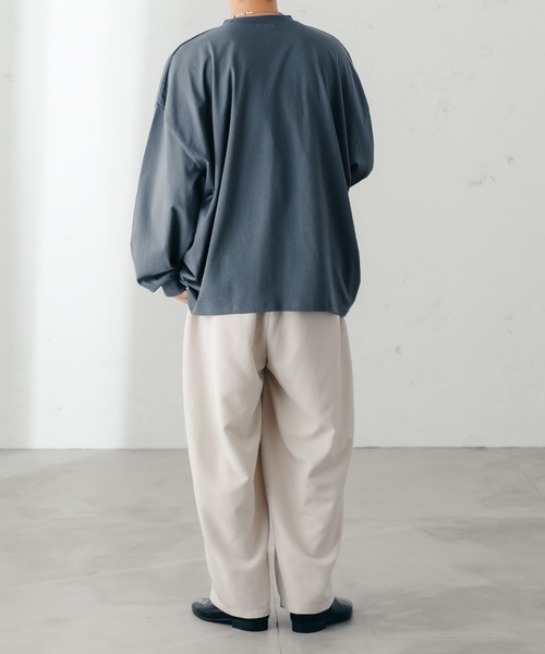 epnok(エプノック)の「タックコクーンロンT(Tシャツ/カットソー・メンズ・チャコールグレー/ナチュラル/グレイッシュベージュ/グレイッシュブルー・SMALL/MEDIUM/LARGE)」の19枚目の写真