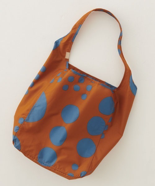 392 plusm（サンキューニプリュスエム）の「Shoulder Bag - maru - 731801（ショルダーバッグ・レディース・ネイビー/ブラック/カーキ/レッド/ブラウン/イエロー・ONE SIZE）」の3枚目の写真