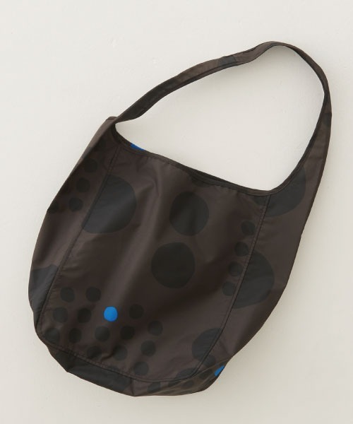 392 plusm（サンキューニプリュスエム）の「Shoulder Bag - maru - 731801（ショルダーバッグ・レディース・ネイビー/ブラック/カーキ/レッド/ブラウン/イエロー・ONE SIZE）」の2枚目の写真