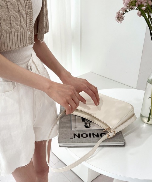 by muni:r（バイ ムニール）の「デイリースクエアミニショルダーバッグ（ショルダーバッグ・レディース・ブラック/イエロー/アイボリー/ピンクベージュ・ONE SIZE）」の5枚目の写真