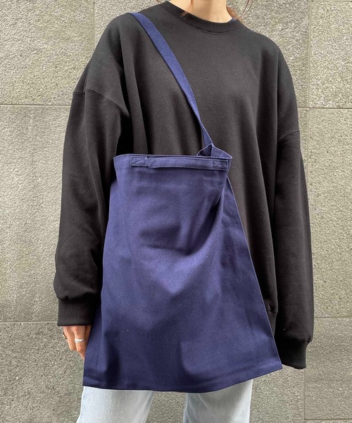 TRUSS(トラス)の「TRUSS / キャンバス ショルダーバッグ / SHB-027(ショルダーバッグ・レディース・ブラック/ナチュラル/ネイビー・ONESIZE)」の3枚目の写真