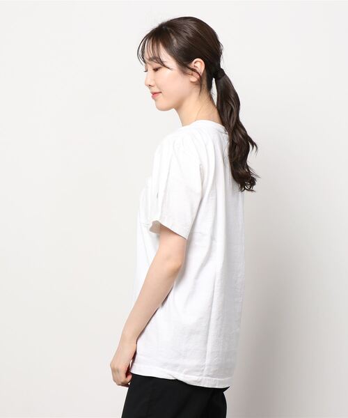 Champion（チャンピオン）の「[Champion/チャンピオン] T1011 ショートスリーブポケットTシャツ（Tシャツ/カットソー・レディース・ホワイト/ブラック・M/L/XL）」の10枚目の写真