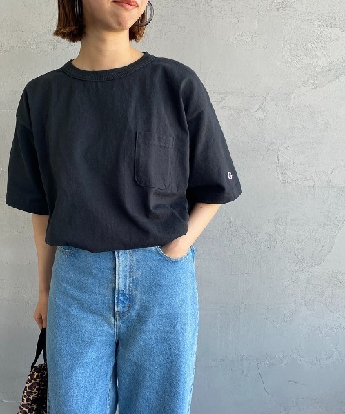 Champion（チャンピオン）の「[Champion/チャンピオン] T1011 ショートスリーブポケットTシャツ（Tシャツ/カットソー・レディース・ホワイト/ブラック・M/L/XL）」の15枚目の写真