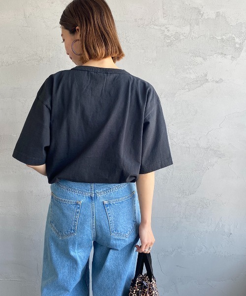 Champion（チャンピオン）の「[Champion/チャンピオン] T1011 ショートスリーブポケットTシャツ（Tシャツ/カットソー・レディース・ホワイト/ブラック・M/L/XL）」の8枚目の写真