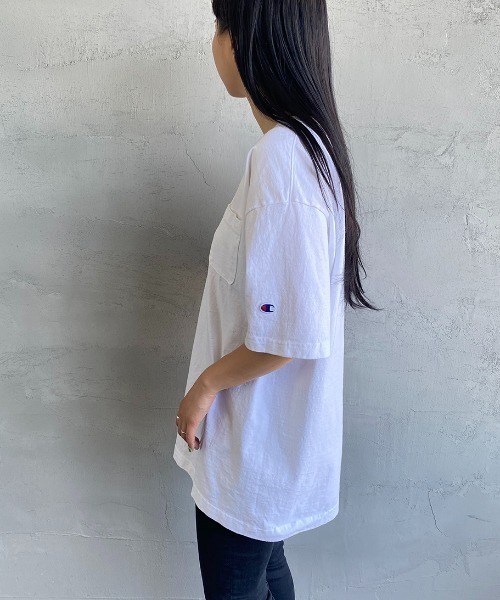 Champion（チャンピオン）の「[Champion/チャンピオン] T1011 ショートスリーブポケットTシャツ（Tシャツ/カットソー・レディース・ホワイト/ブラック・M/L/XL）」の12枚目の写真