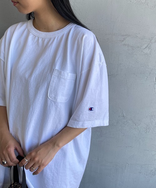 Champion（チャンピオン）の「[Champion/チャンピオン] T1011 ショートスリーブポケットTシャツ（Tシャツ/カットソー・レディース・ホワイト/ブラック・M/L/XL）」の13枚目の写真
