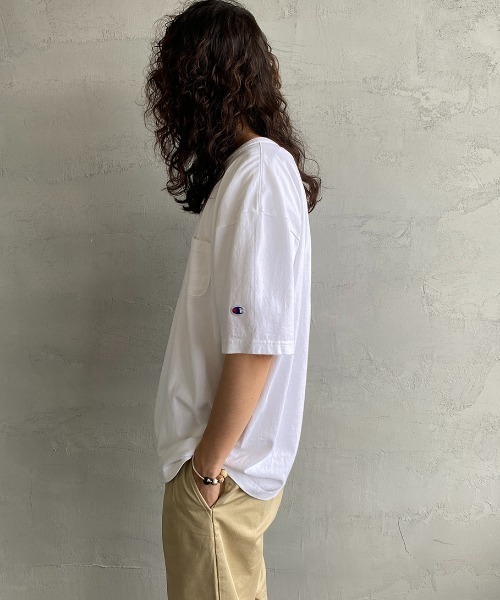 Champion（チャンピオン）の「[Champion/チャンピオン] T1011 ショートスリーブポケットTシャツ（Tシャツ/カットソー・レディース・ホワイト/ブラック・M/L/XL）」の18枚目の写真
