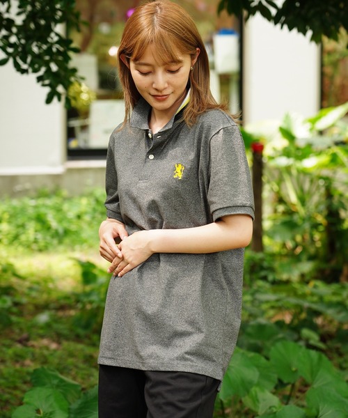 GIORDANO（ジョルダーノ）の「[GIORDANO] スーモールライオン刺繍半袖ポロシャツ (ユニセックス)（ポロシャツ・レディース・ホワイト系その他2/ライトピンク/ダークグレー/ベージュ・SMALL/MEDIUM/LARGE/X-LARGE）」の3枚目の写真